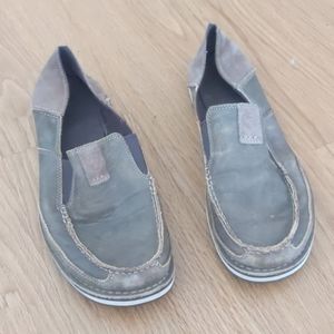 Ariat Slides